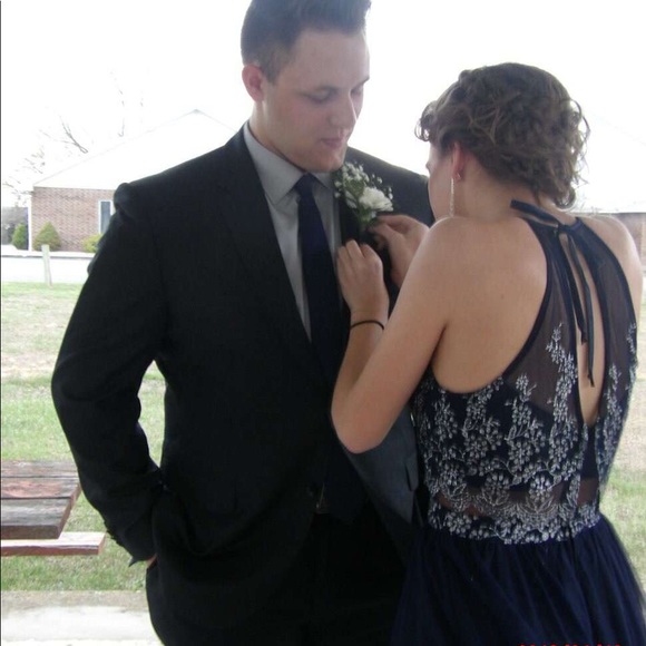 PROM DRESS - Picture 3 of 3